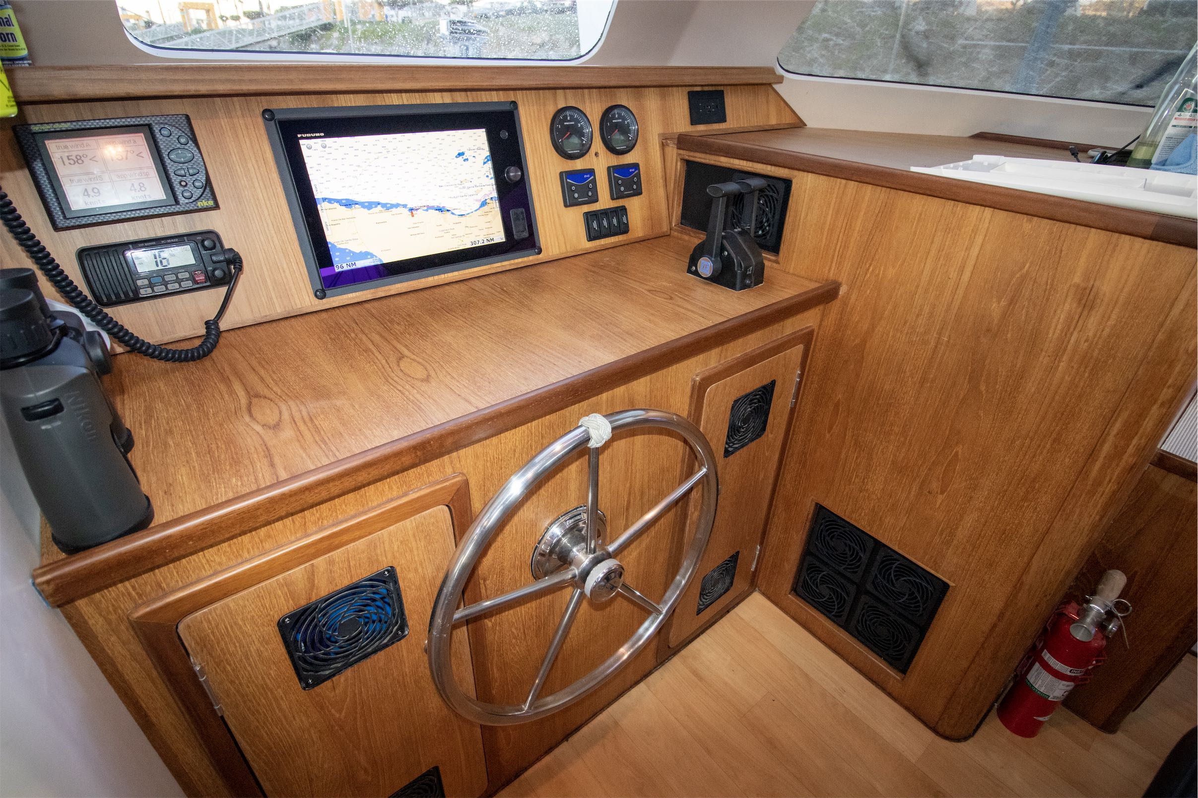  Pilothouse Helm, starboard 